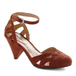 MODCLOTH Cinnamon Scones Heel